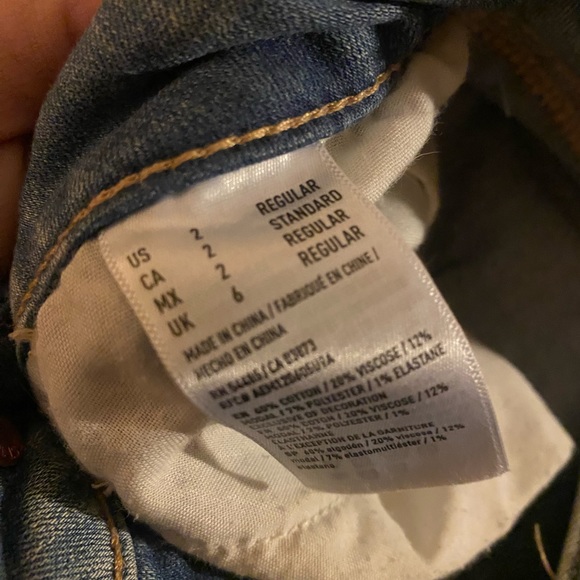 American Eagle ripped jeans size 2 - Picture 3 of 6